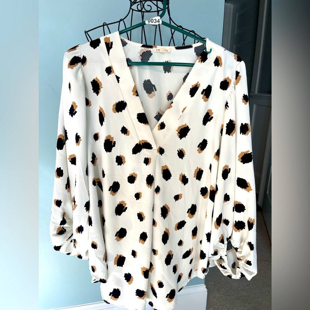 ✨🐆 Bell Sleeve Pleated Blouse 🐆✨